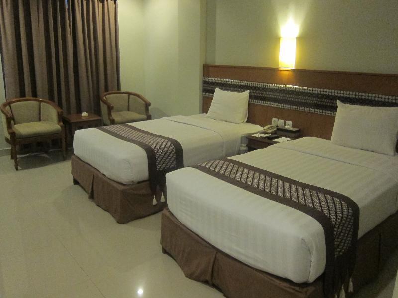 Cakra Kembang Hotel Kejayan Exterior photo